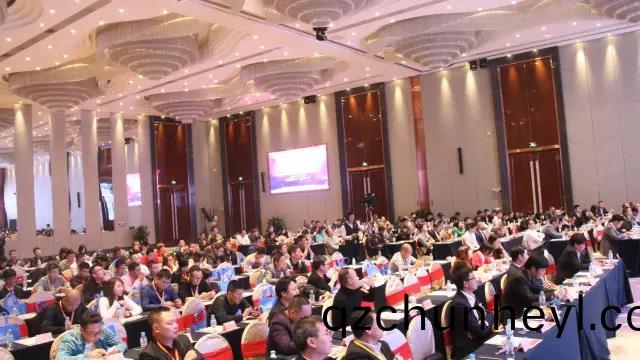 第(di)十(shi)六屆(jie)中國燈都産業高(gao)峯論(lun)罎在中(zhong)山(shan)古鎮(zhen)擧(ju)行(xing)